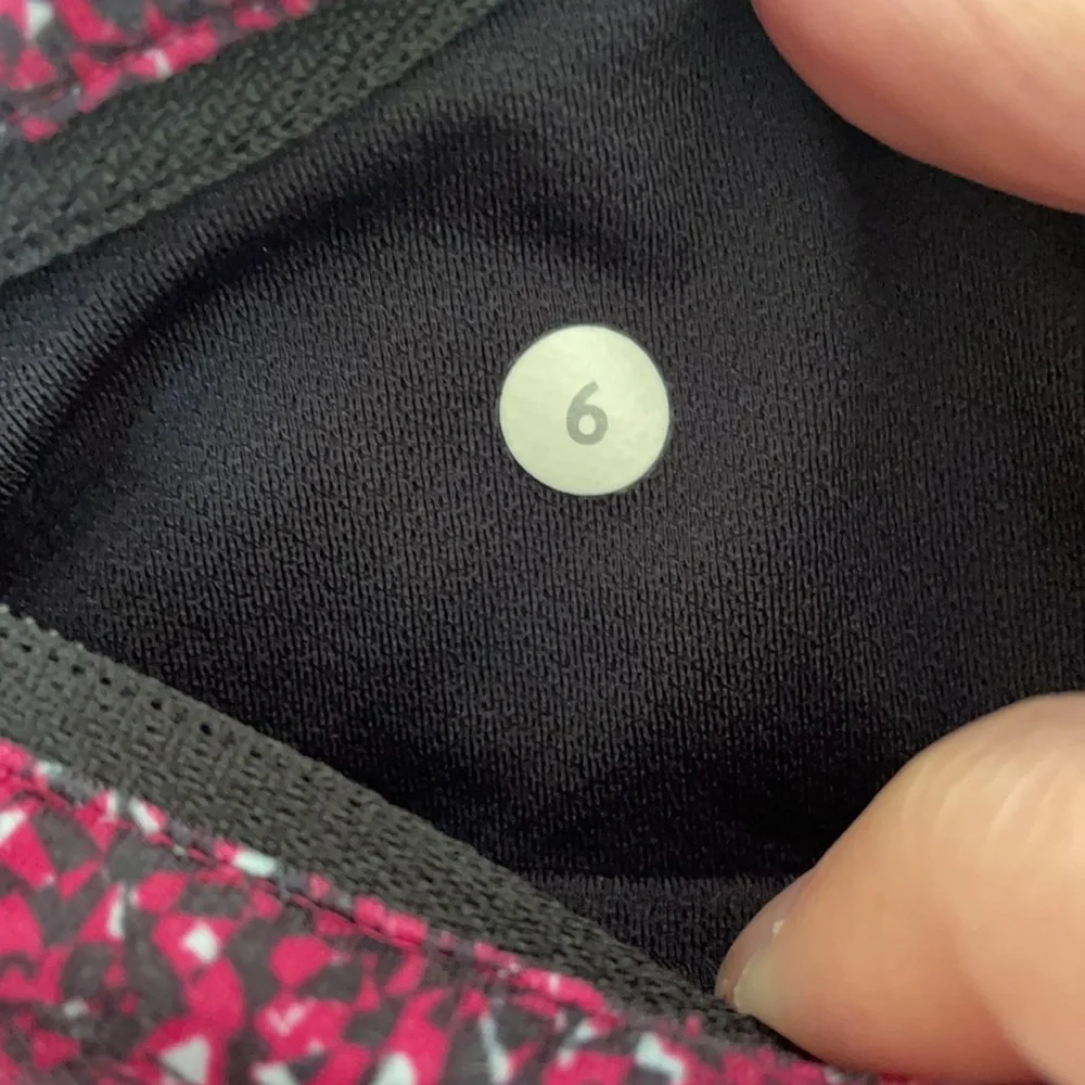 Lululemon Run: Speed Short Raspberry Glo Light 6